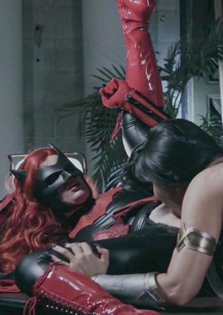 Marvel Vs DC Best Lesbian Scenes