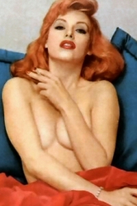 Модель June Blair. 