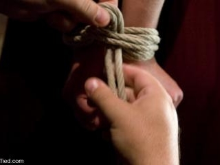 BONDAGE TUTORIAL A bonus update to inform members on basic ties and techniques.