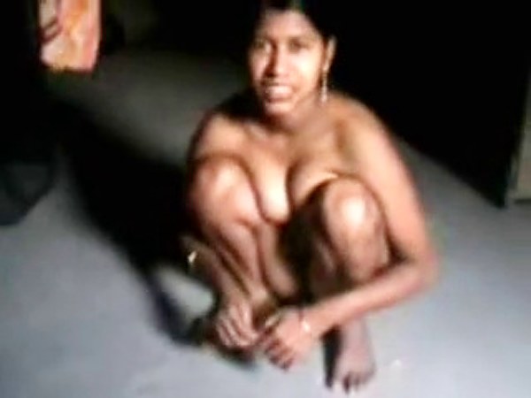 Nude Tv India - Indian porn girl caught nude with oldman on cam, porn