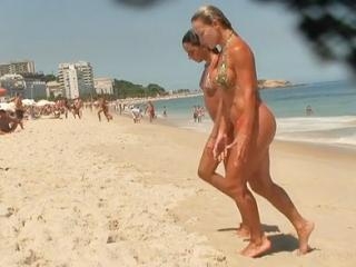 Sexy babes in tiny bikinis get spied on hidden cam