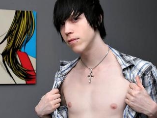 Tyler Bolt - This Emo Twink Looks Familiar...